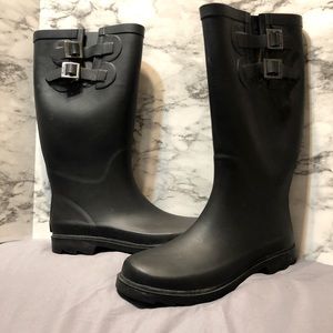 🚨 MOVING 5/1 - FINAL PRICE! - Chooka Rain Boots